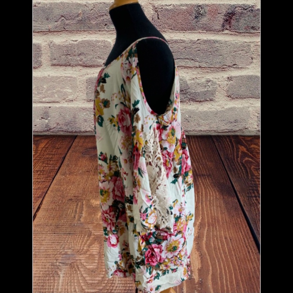 Women’s Umgee floral shirt tunic size large - Picture 2 of 7